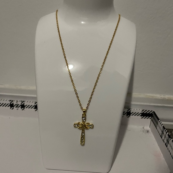 ICED OUT CROSS PENDANT AND GOLD PLATED CHAIN‼️ - Picture 3 of 13